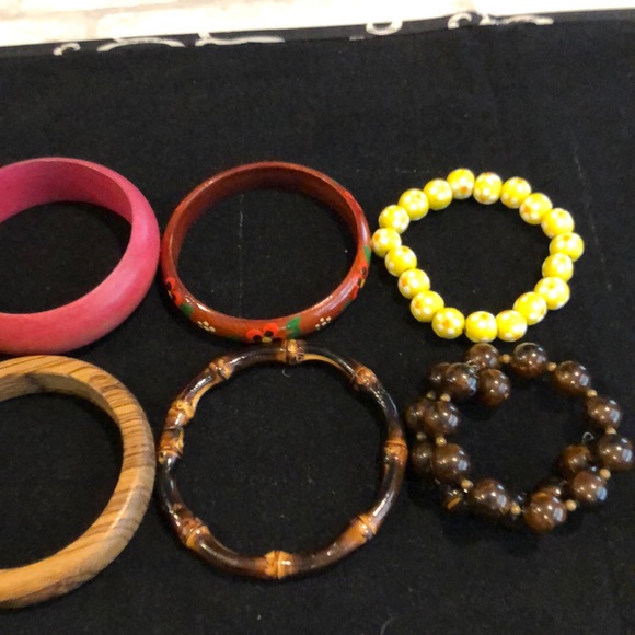 Vintage Lot of 8 Wooden Bracelets - Picture 3 of 4